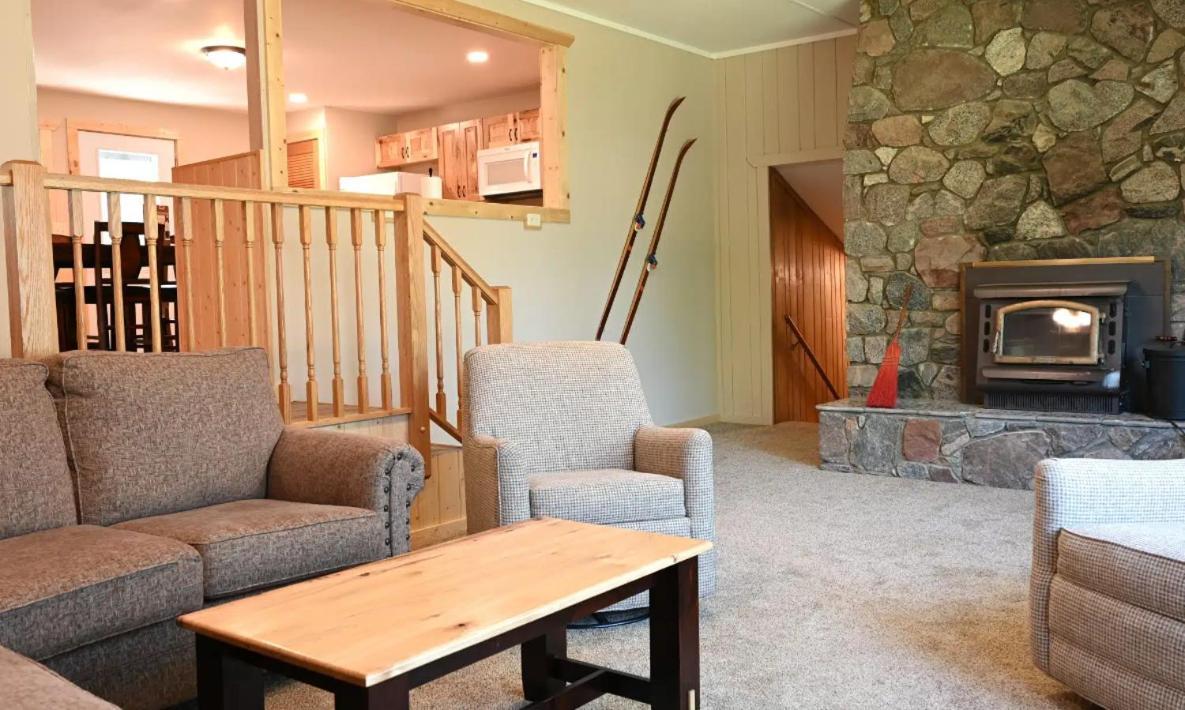 Gunflint Lodge แกรนด์มาเรส์ ภายนอก รูปภาพ