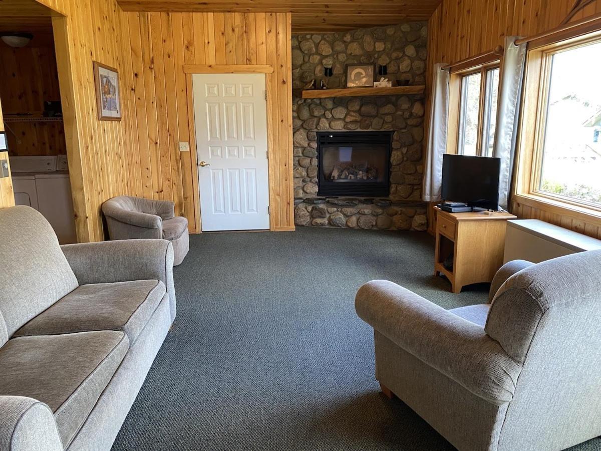 Gunflint Lodge แกรนด์มาเรส์ ภายนอก รูปภาพ